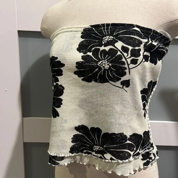 Free People White and Black Floral Crop Top NWT! - Picture 1 of 4